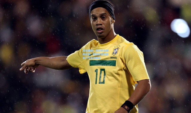 足坛震撼！天价转会刷新纪录，超级巨星加盟豪门引全球瞩目