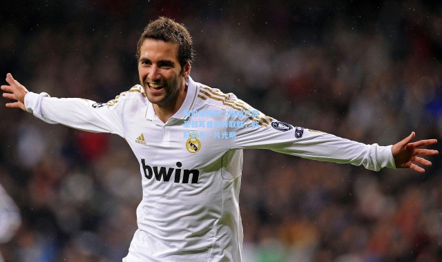 姆巴佩梅开二度助巴黎圣日耳曼逆转取胜，欧冠前景一片光明